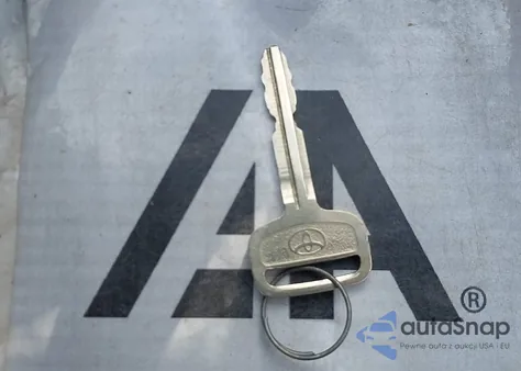 2002 Toyota Tundra Ltd V8 z USA, uszkodzony, nr VIN 5TBBT48112S227436